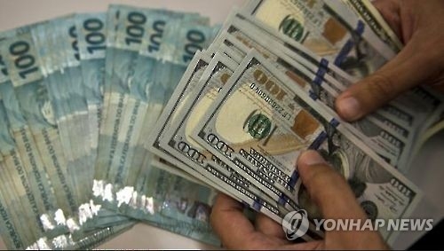 (LEAD) S. Korea, Indonesia agree to extend currency swap deal - 1