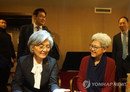 S. Korean FM, China's parliamentary committee head discuss bilateral ties - 1