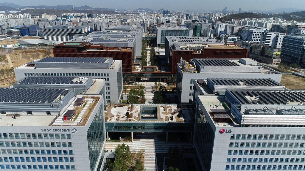 Shown in the picture released by LG Group on April 20, 2018 is a bird's-eye view of the conglomerate's research complex in western Seoul. (Yonhap)