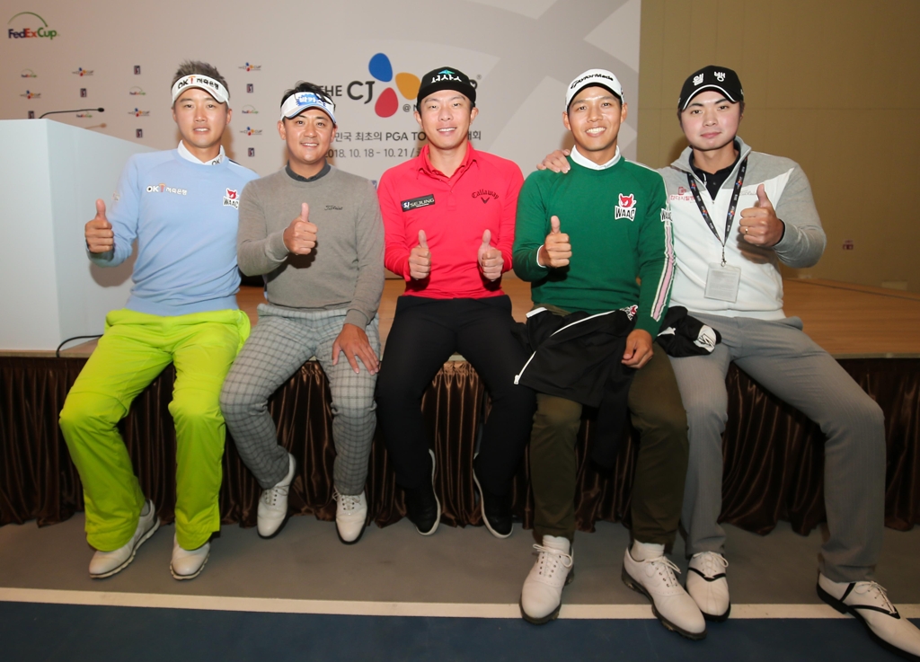 Korea PGA Tour stars pose for pictures after a press conference ahead of the PGA Tour's CJ Cup @ Nine Bridges at the Club at Nine Bridges in Seogwipo, Jeju Island, on Oct. 16, 2018, in this photo courtesy of JNA Golf. From left: Lee Tae-hee, Park Sang-hyun, Maeng Dong-seop, Mun Do-yeob and Lee Hyung-joon. (Yonhap)