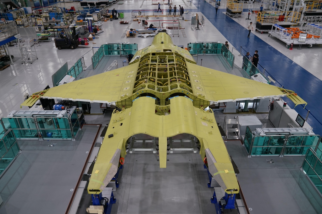 This undated photo provided by the Defense Acquisition Program Administration on Sept. 3, 2020, shows a prototype of South Korea's envisioned fighter jet being assembled at the Korea Aerospace Industries Co. (KAI) facility in Sacheon, South Gyeongsang Province. (PHOTO NOT FOR SALE) (Yonhap)