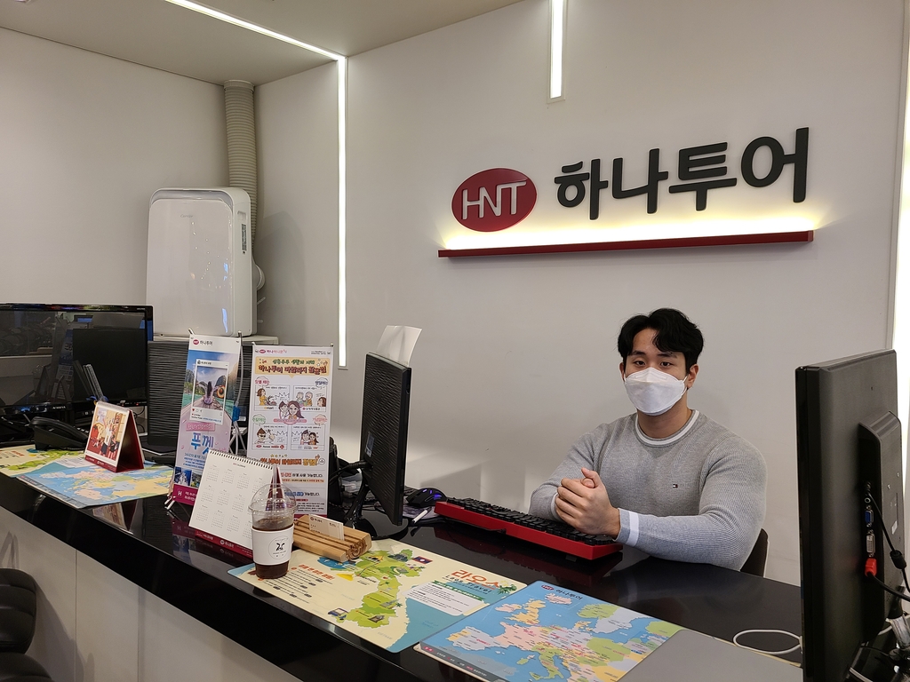 Park Sol-moe poses for a photo after talking to Yonhap News Agency on Oct. 20, 2020, at his travel office in Suwon, south of Seoul. (Yonhap)