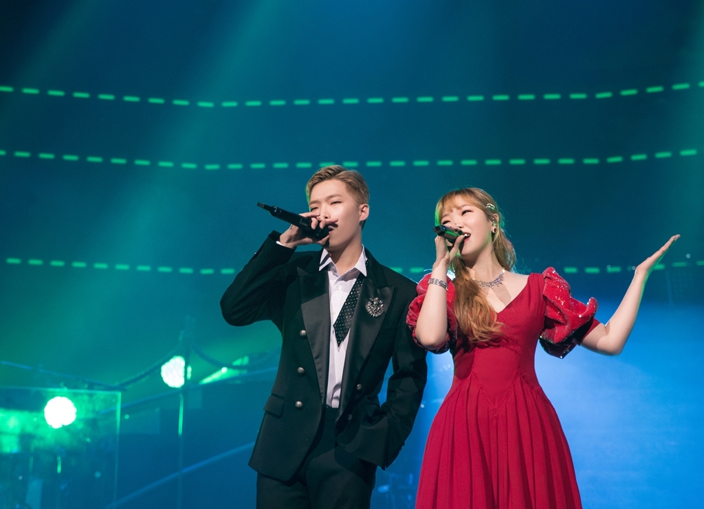 This photo, provided by YG Entertainment, shows the sibling duo AKMU. (PHOTO NOT FOR SALE) (Yonhap)
