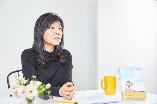 This file photo, provided by Changbi on March 3, 2021, shows novelist Shin Kyung-sook taking part in an online press conference for her new book. (PHOTO NOT FOR SALE) (Yonhap)