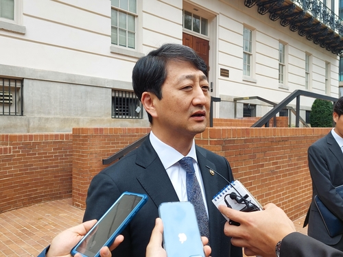 South Korean Trade Minister Ahn Duk-geun speaks to reporters after meeting with U.S. Trade Representative Katherine Tai in Washington on Sept. 7, 2022. (Joint Press Corps-Yonhap)