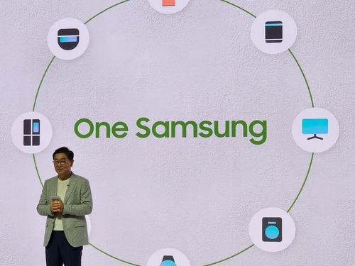Samsung Electronics Vice Chairman Han Jong-hee speaks during an event day for Bespoke Life in Myeongdong, central Seoul, on March 21, 2023. (Yonhap)