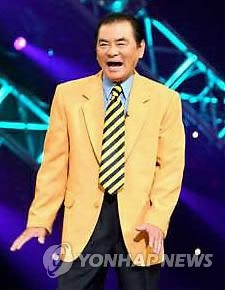 <'왔다리갔다리춤'으로 웃음 주고 무대 떠난 남철> - 2