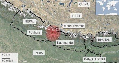 "프랑스 연구팀 한달전 네팔 지진 예측…역사적 패턴 발견" - 2