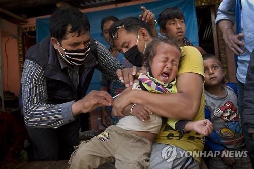 네팔 대지진 트레킹마을 100여명 사망…"15일에 수업 재개"(종합) - 3