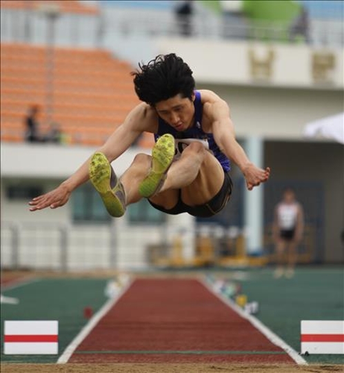 정일우, 남자 포환던지기 한국신기록…19m49 - 3