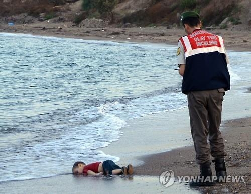 英총리 "시리아난민 수천명 수용…난민캠프서 직접 이주"(종합) - 3