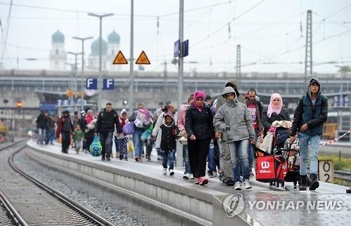 신년 독일서 아랍계 집단성폭력 파문…反이민정서 '고개'(종합2보) - 2