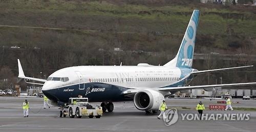 보잉 '737맥스' 첫비행 성공…단·중거리 항공기 경쟁격화 예고 - 2