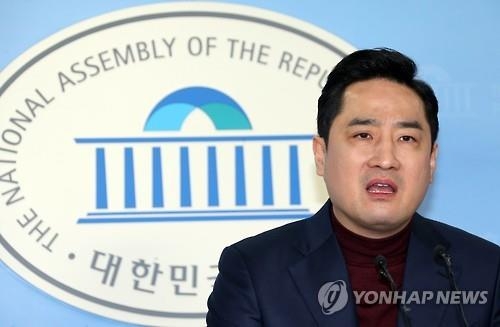 강용석, 새누리당 입당원서 제출…용산 출마선언 - 2