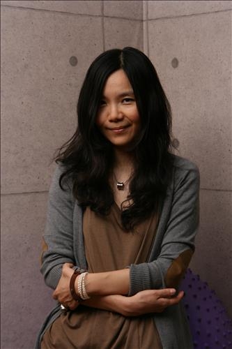 백영옥 "얄팍하지 않은 사랑, 그 울퉁불퉁한 모습 다루고파" - 2