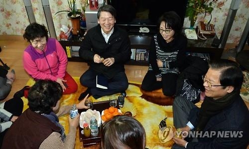 설맞이 행보 4黨4色…'공천설명·귀성인사·가정집방문' - 4