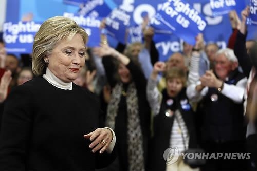 힐러리 여성표도 이탈 '초비상'…"메시지부터 문제" 전략 대수정(종합) - 2