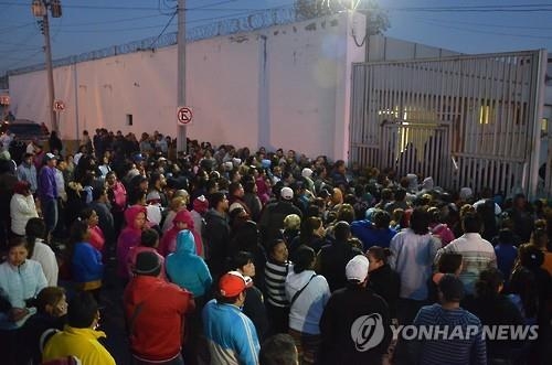 멕시코 교도소서 재소자간 세력 싸움에 최소 52명 사망(종합) - 3