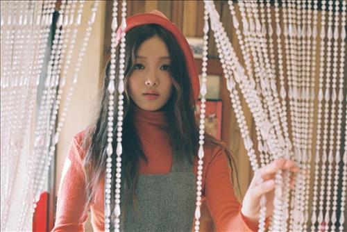 이성경, 4년 작업한 필름 포토북 17일 발매 - 3