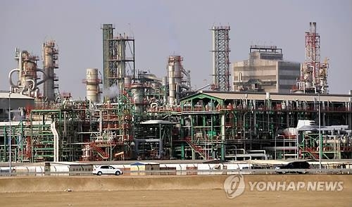 국제유가, 감산 기대에 급등…WTI, 하루에 12.3%↑(종합) - 2