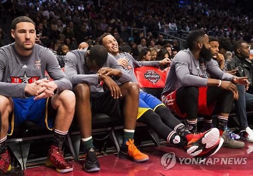 NBA 올스타전서 신발 브랜드도 '별들의 전쟁' - 2