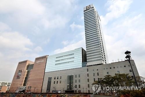 신세계·롯데, 킴스클럽 인수 놓고 격돌 - 3