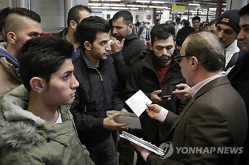 독일 정부 "작년 입국 난민 13만 명 이상 행방불명" - 2