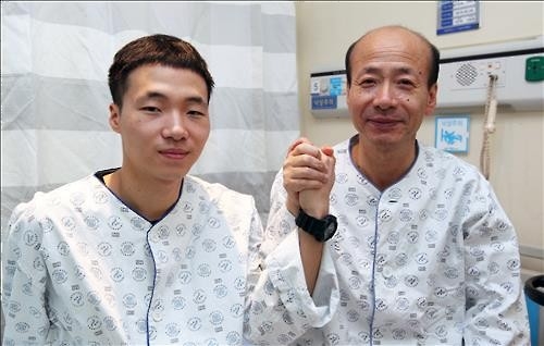 "내 새끼 몸에 칼을 대다니…" 콩팥 받은 아버지의 편지 - 2