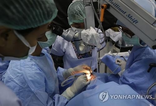 신생아 백내장, 자체 줄기세포로 완치시켜<美연구팀> - 2