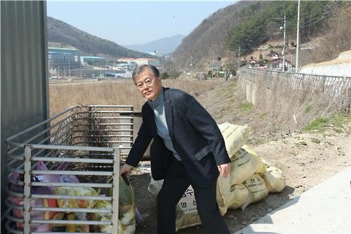문재인, 이해찬 탈당·무소속 출마에도 "말씀 않겠다" - 2