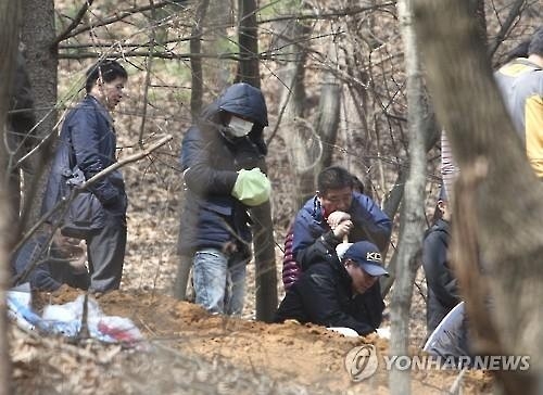 "소변 못가려 욕조 가뒀더니 숨져" 계부, 4살 딸 암매장(종합3보) - 2