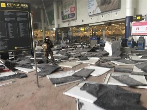 벨기에 브뤼셀 공항서 2차례 폭발…"17명 사망, 수십명 부상"(4보) - 3