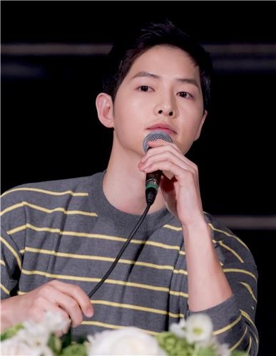 '태양의 후예' 송중기 "연애스타일요? 유시진에게 많이 배웠죠"(종합) - 3