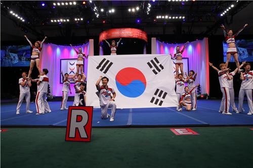 '응원을 넘어 스포츠로' 치어리딩의 도전 - 3