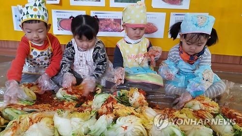 "야간·휴일에도 아이 맡겨요"…시간당 2천원 - 2