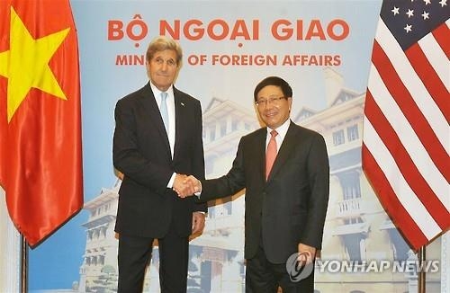 케리 美국무 "북한이 가장 첫번째 위협…중국이 초점 아냐" - 2