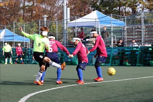 LIG 장애인축구선수권대회 오늘 개막…28개팀 겨뤄 - 2