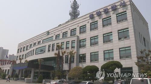 외모와 언변 활용 '100억 투자' 빼돌린 40대 구속 - 2