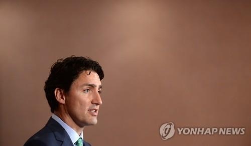 "올랜도를 위해 기도·사랑이 치유"…지구촌 추모물결 확산(종합2보) - 5