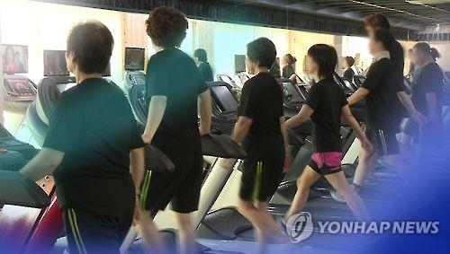 "중년부터 규칙적 운동, 노년 치매 막는다" - 2