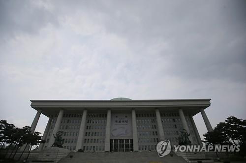 "개헌 되면 대통령이든 국회의원이든 임기 절반 싹둑" - 2