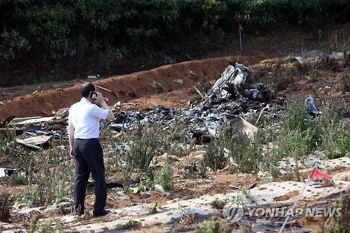 조종 훈련중 경비행기 추락, 3명 사망 "빙글돌다 곤두박질"(종합2보) - 3