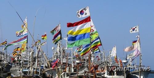 '술 취해 운항하고, 흉기들도 싸우고'…어선 선장 체포 - 2