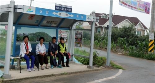 밀양 신공항 후보지 주민 '시원섭섭'…외지 투기꾼 '쪽박' - 2