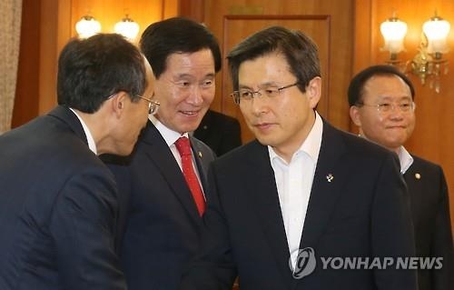 황총리 만난 與대구의원 "상실감 심각…민심 어찌 변할지 걱정" - 2