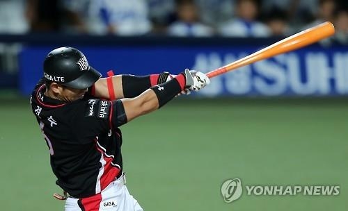 <프로야구> 박경수, 케이티 구단 첫 3연타석 홈런 - 2