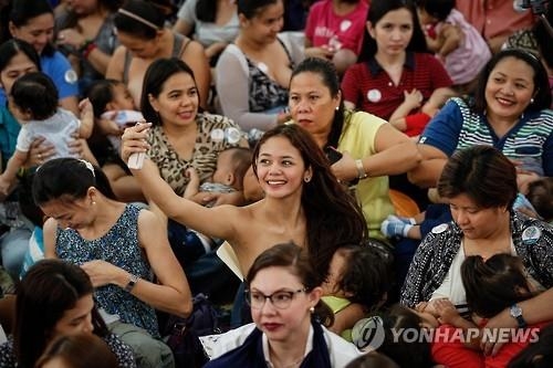 '집밖서도 당당하게' 지구촌 곳곳서 단체수유 나선 엄마들 - 3