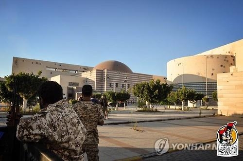 리비아군, 미군 공습 지원으로 IS 거점도시 시르테 탈환(종합) - 3