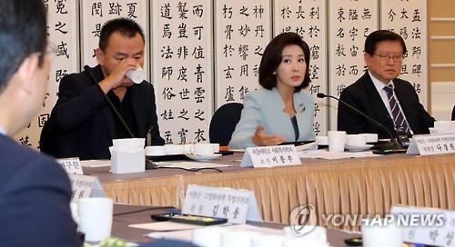 저출산대책에 '아동수당' 꺼내는 여야…대선 쟁점되나 - 7