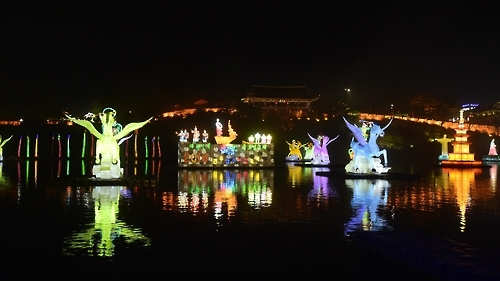2016 진주남강유등축제장 밝힌 유등 